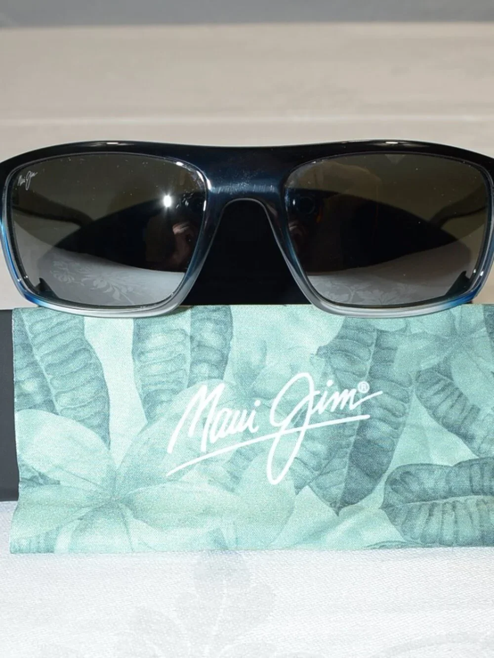 Maui Jim Byron Bay Polarized Sunglasses -- size 62-19 125 -- Made in Italy